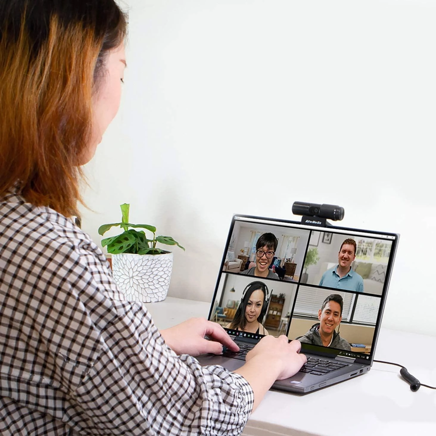 AVerMedia PW313 Live Streamer CAM - Full HD 1080p/30fps Webcam for video calling, Works with Skype, Zoom, FaceTime, Hangouts, PC/Mac/Laptop/ - Black