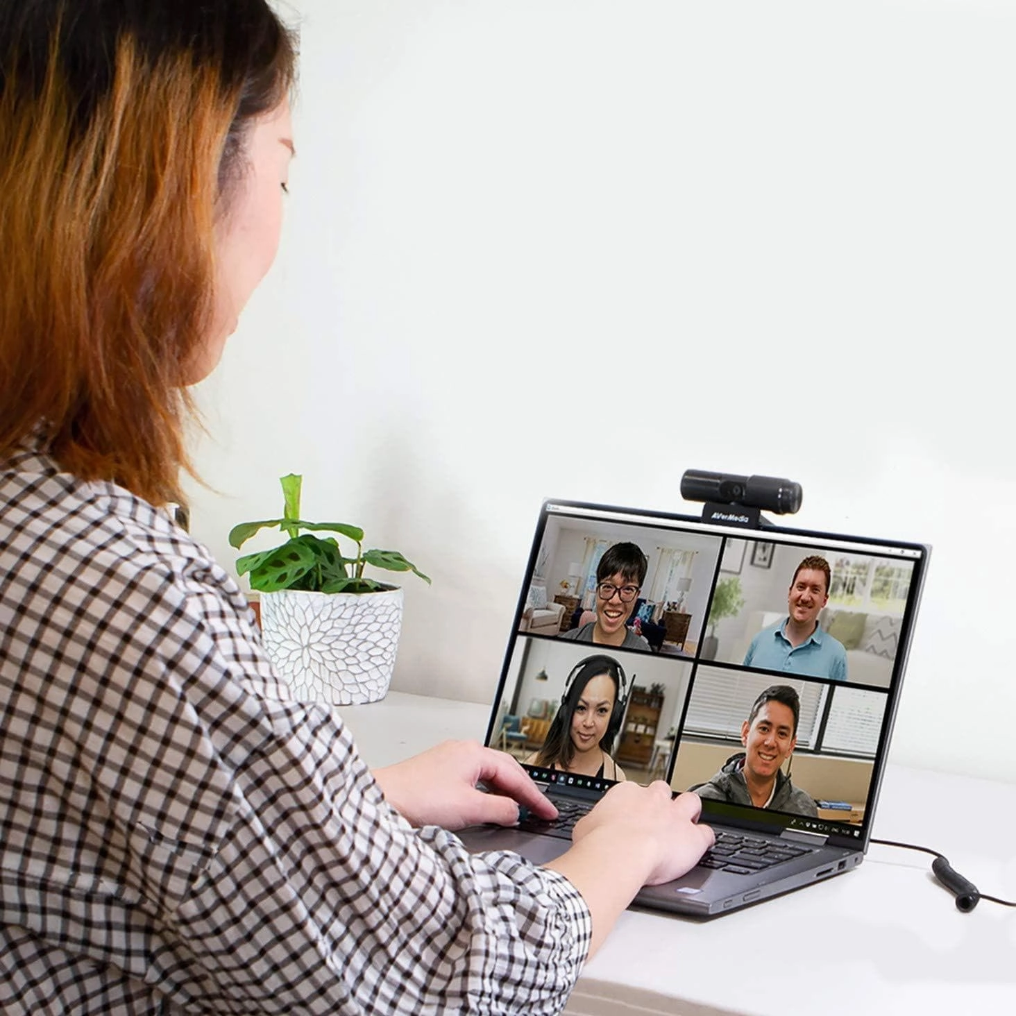 AVerMedia PW313 Live Streamer CAM - Full HD 1080p/30fps Webcam for video calling, Works with Skype, Zoom, FaceTime, Hangouts, PC/Mac/Laptop/ - Black
