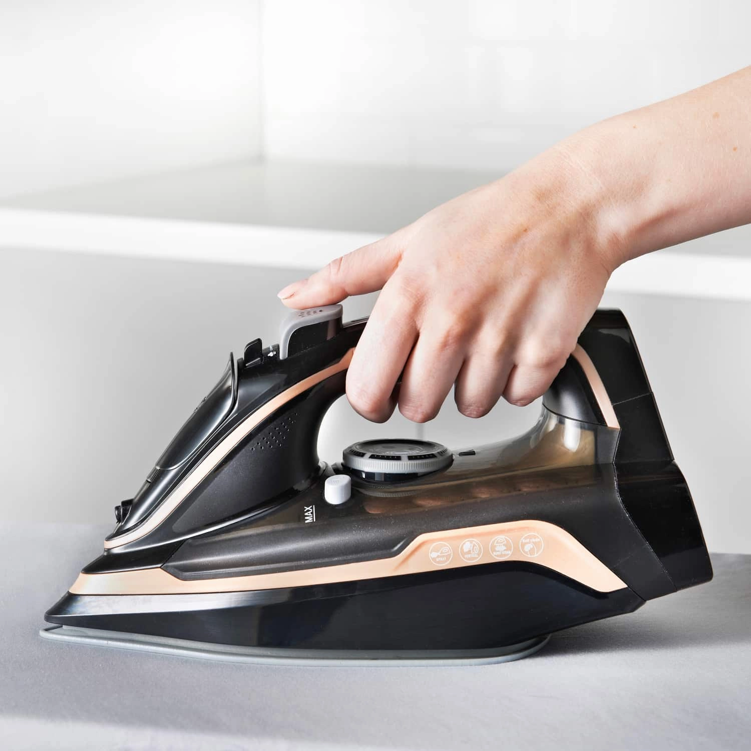Blaupunkt Free Glide Cordless Iron 2600W Cordless Iron