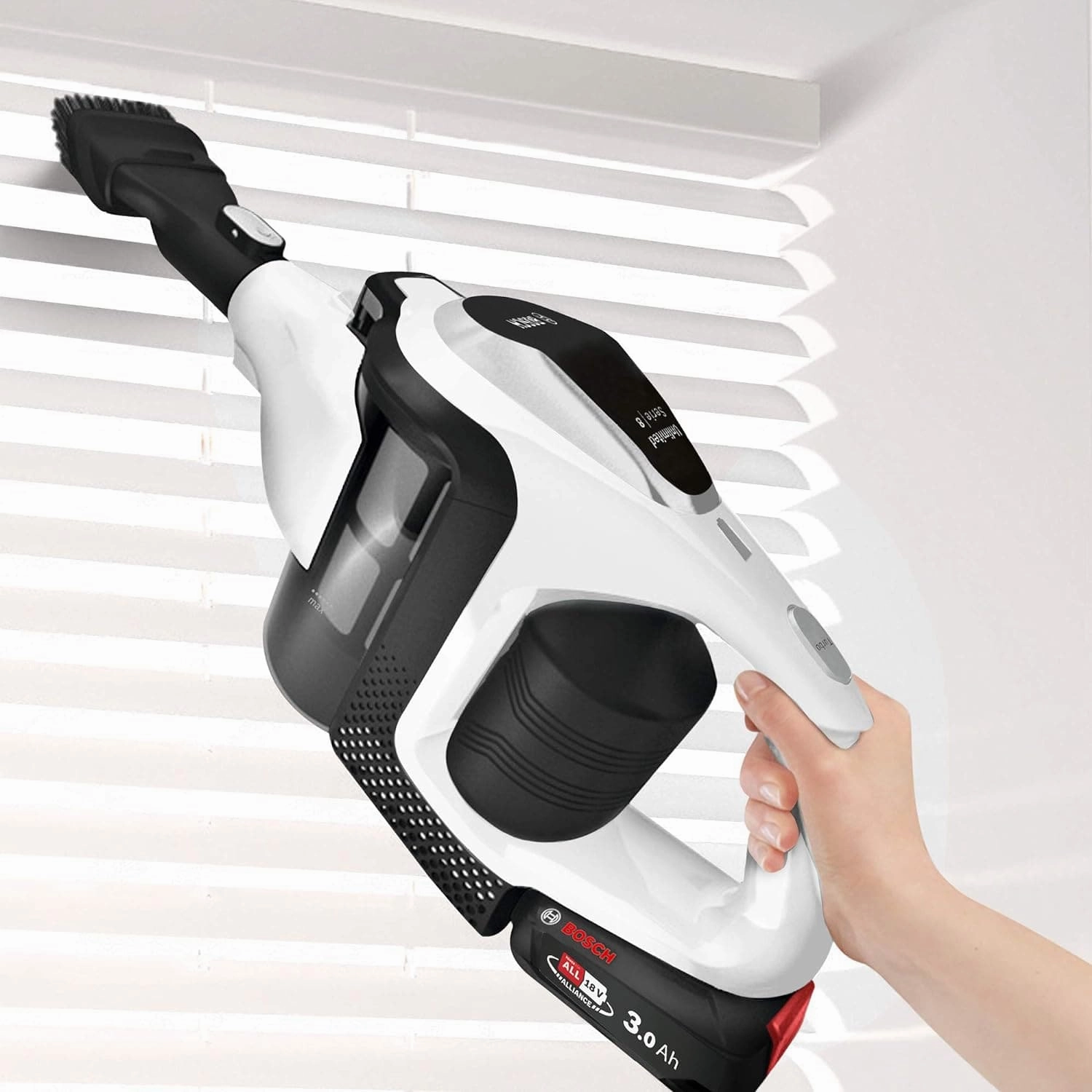 Bosch BCS122GB Unlimited Serie | 8 - Rechargeable Cordless and Lightweight Vacuum Cleaner for Multiple Surfaces with Two Interchangeable Power For All Battery Packs and Quick Charger,White