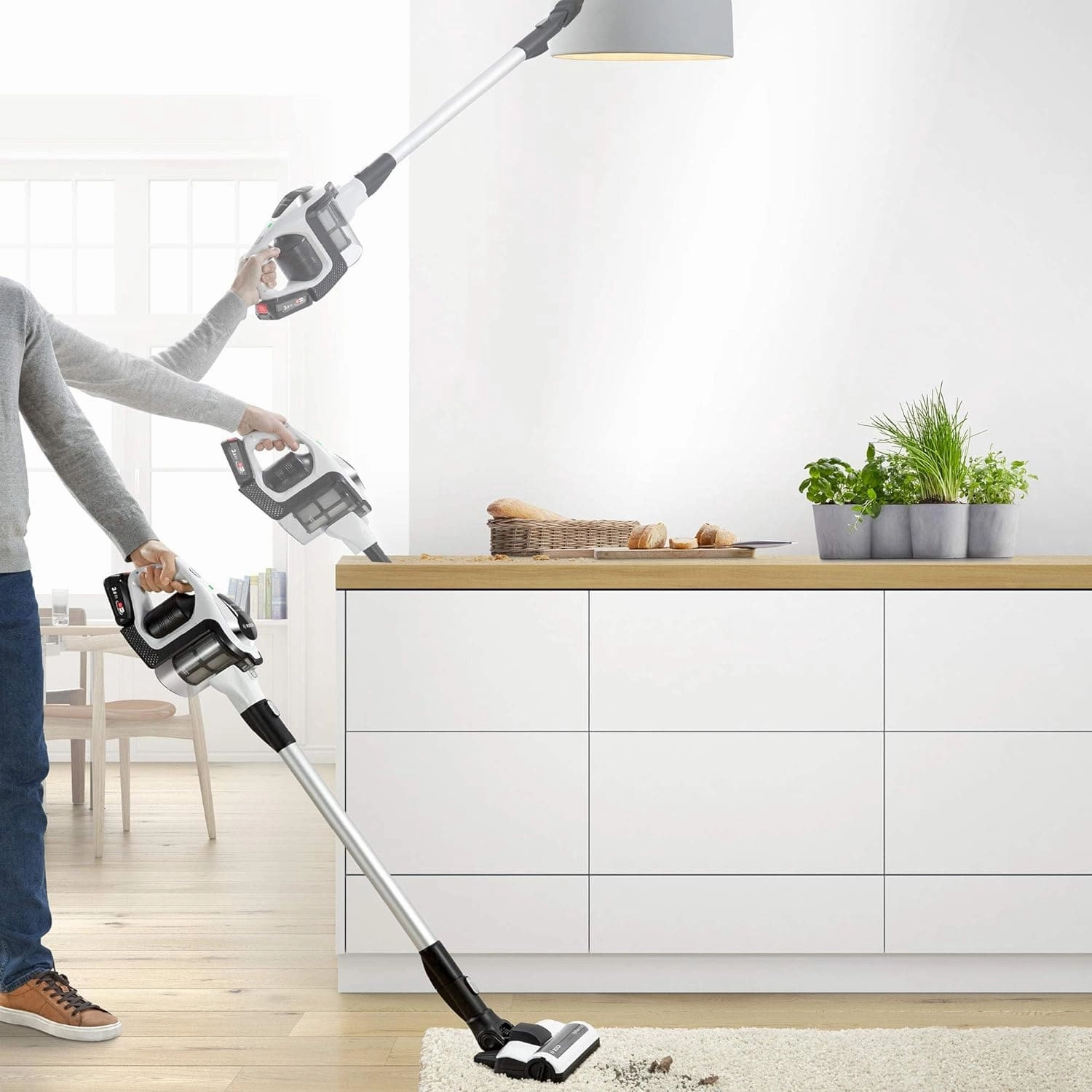 Bosch BCS122GB Unlimited Serie | 8 - Rechargeable Cordless and Lightweight Vacuum Cleaner for Multiple Surfaces with Two Interchangeable Power For All Battery Packs and Quick Charger,White