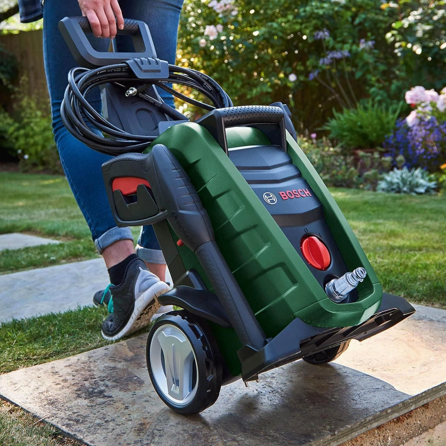 Bosch Home and Garden High Pressure Washer UniversalAquatak 135 - 1900 W, 135 Bar Pressure, 450 l/h Flow Rate, with 3-in-1 Nozzle, Detergent Nozzle, and Carrying Handle in Carton Packaging