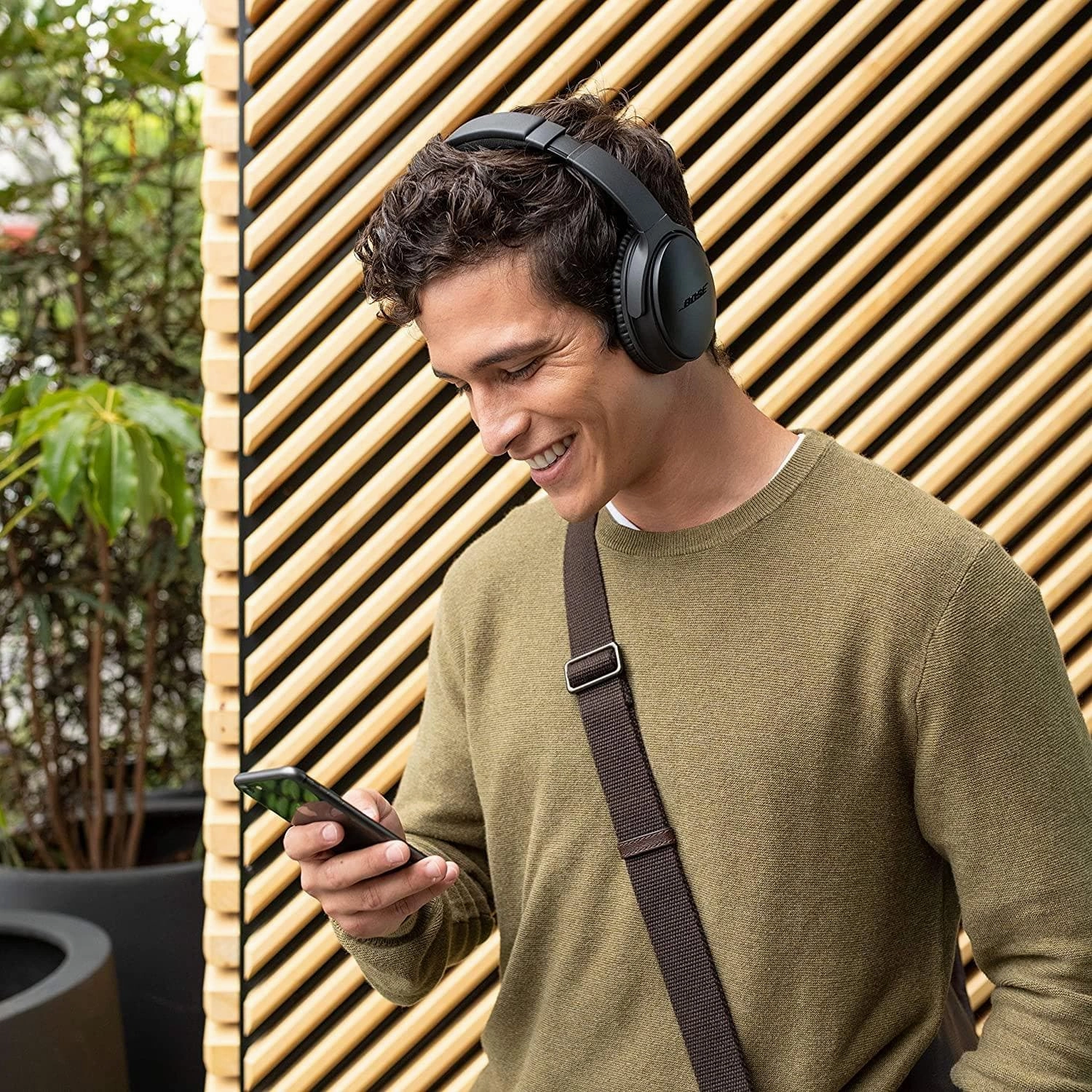 BOSE QuietComfort QC35 II Wireless Bluetooth Noise-Cancelling Headphones - Black
