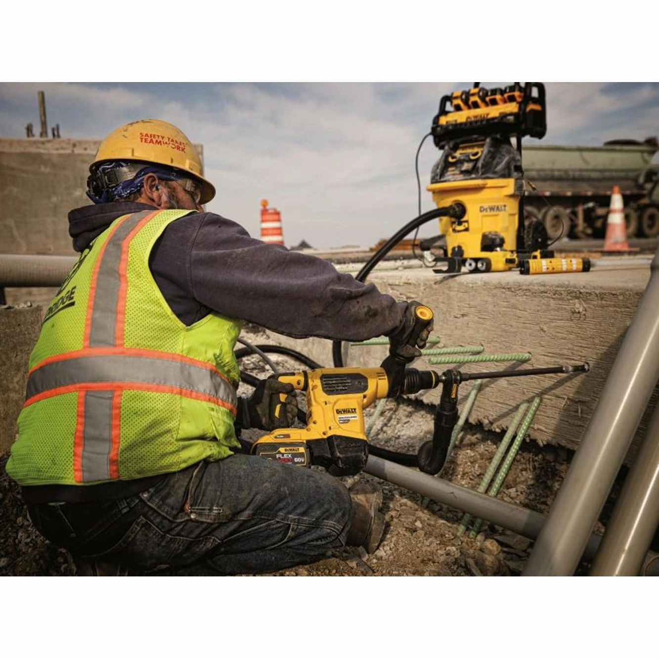 Dewalt Corded Electric Drill 54V, 2550 RPM  Ideal for Concrete, Brick, and Masonry