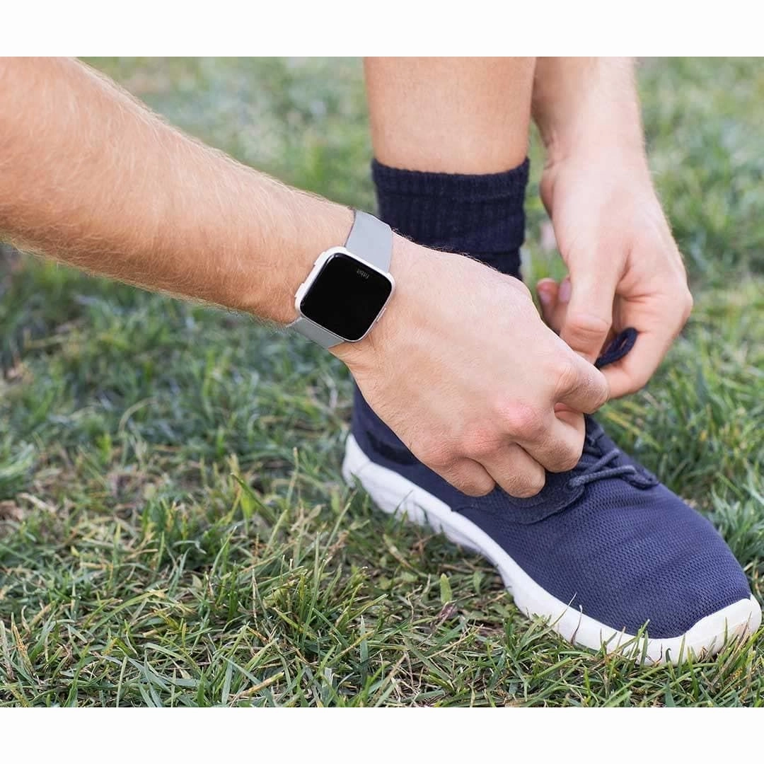 Fitbit Versa Health & Fitness Smartwatch with Heart Rate, Music & Swim Tracking, Grey