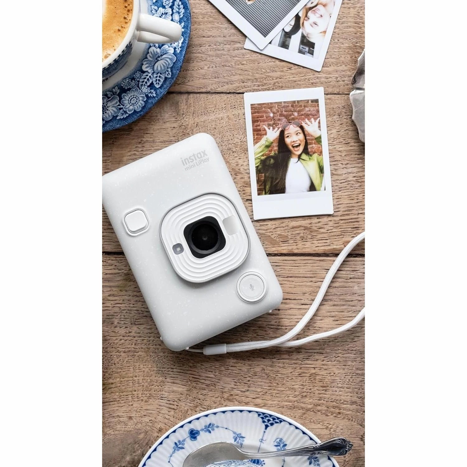 Fujifilm INSTAX Mini LiPlay Hybrid Instant Camera  2.7" LCD, MicroSD Slot, USB-C Charging  Misty White (Film Sold Separately)