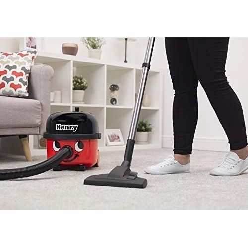 Henry HVR 160-11 Bagged Cylinder Vacuum, 620 W, 6 Litres, Red and Black