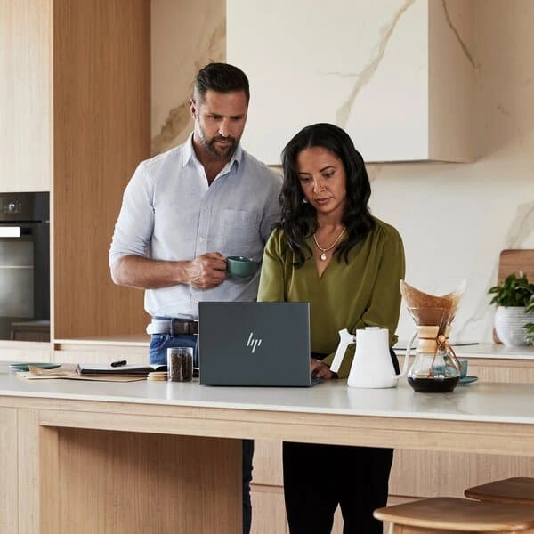 HP Elite Dragonfly G3 Notebook - 13 Inch - 16GB RAM - 512GB SSD -  Intel Core i7 1255U - Intel Iris Xe Graphics - Windows 11 Pro - Blue