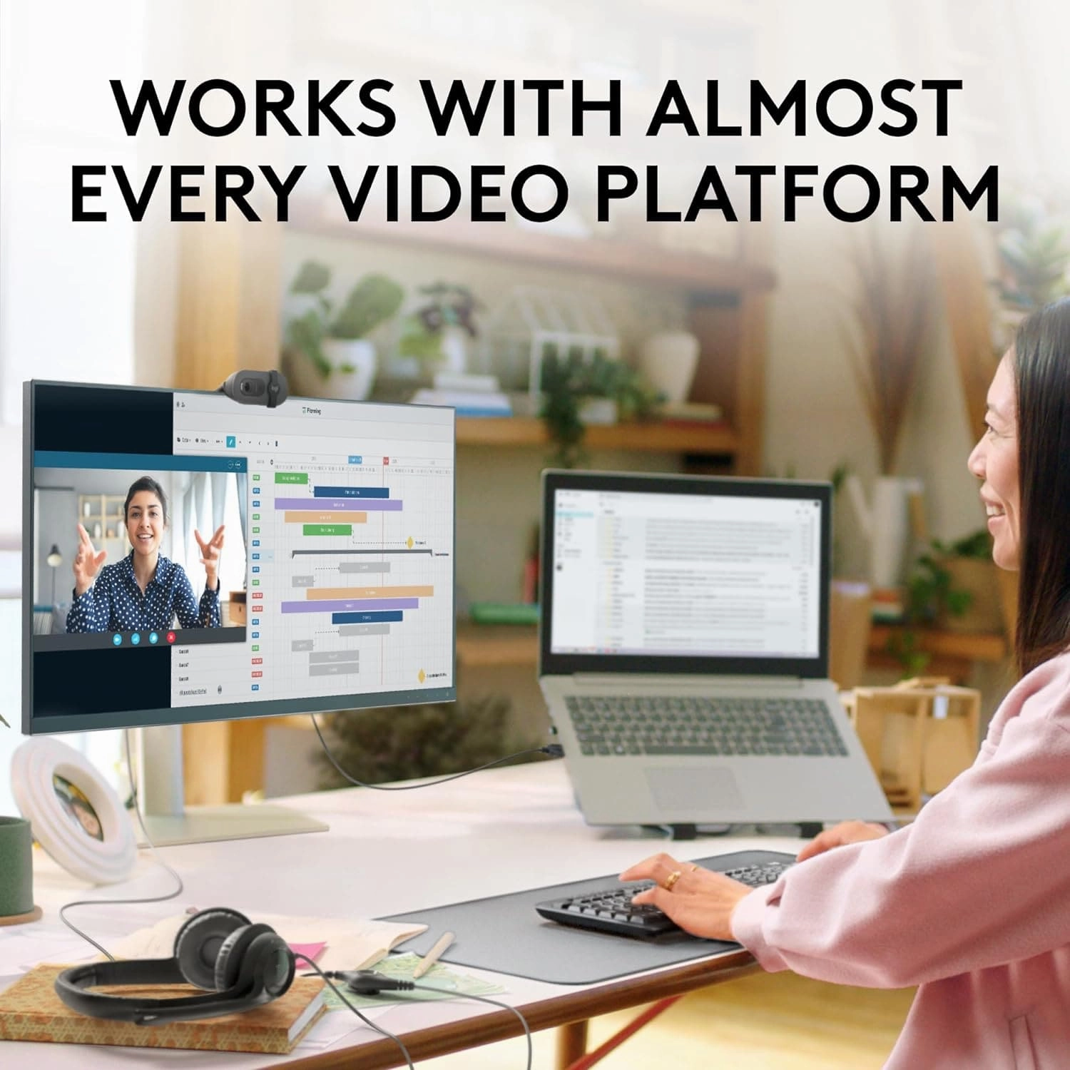 Logitech Brio 100 Full HD Webcam for Meetings and Streaming, Auto-Light Balance, Built-In Mic, Privacy Shutter, USB-A, for Microsoft Teams, Google Meet, Zoom and More - Graphite