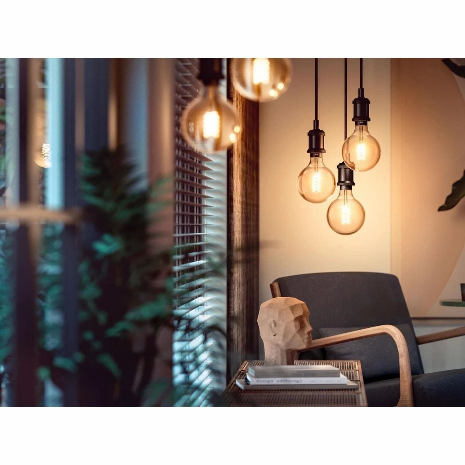 Philips Hue White Ambiance Filament Single Smart LED Globe [E27 Edison Screw] - 550 Lumens. Works with Alexa, Google Assistant and Apple Homekit