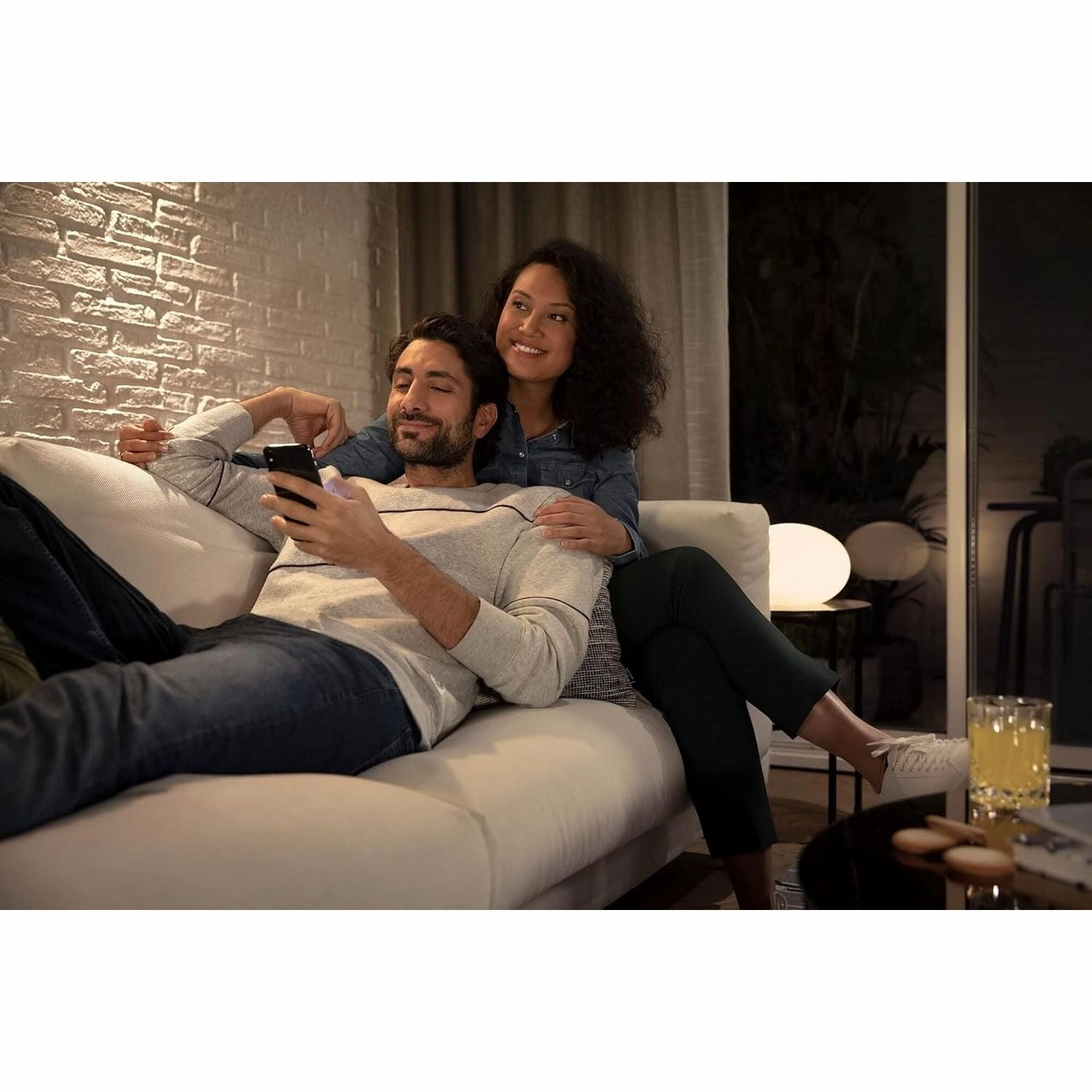Philips Hue White LED Smart Light Bulb  E27 Edison Screw, 60W Equivalent, Bluetooth, Works with Alexa, Google Assistant & Apple HomeKit, 1 Pack [Energy Class F]