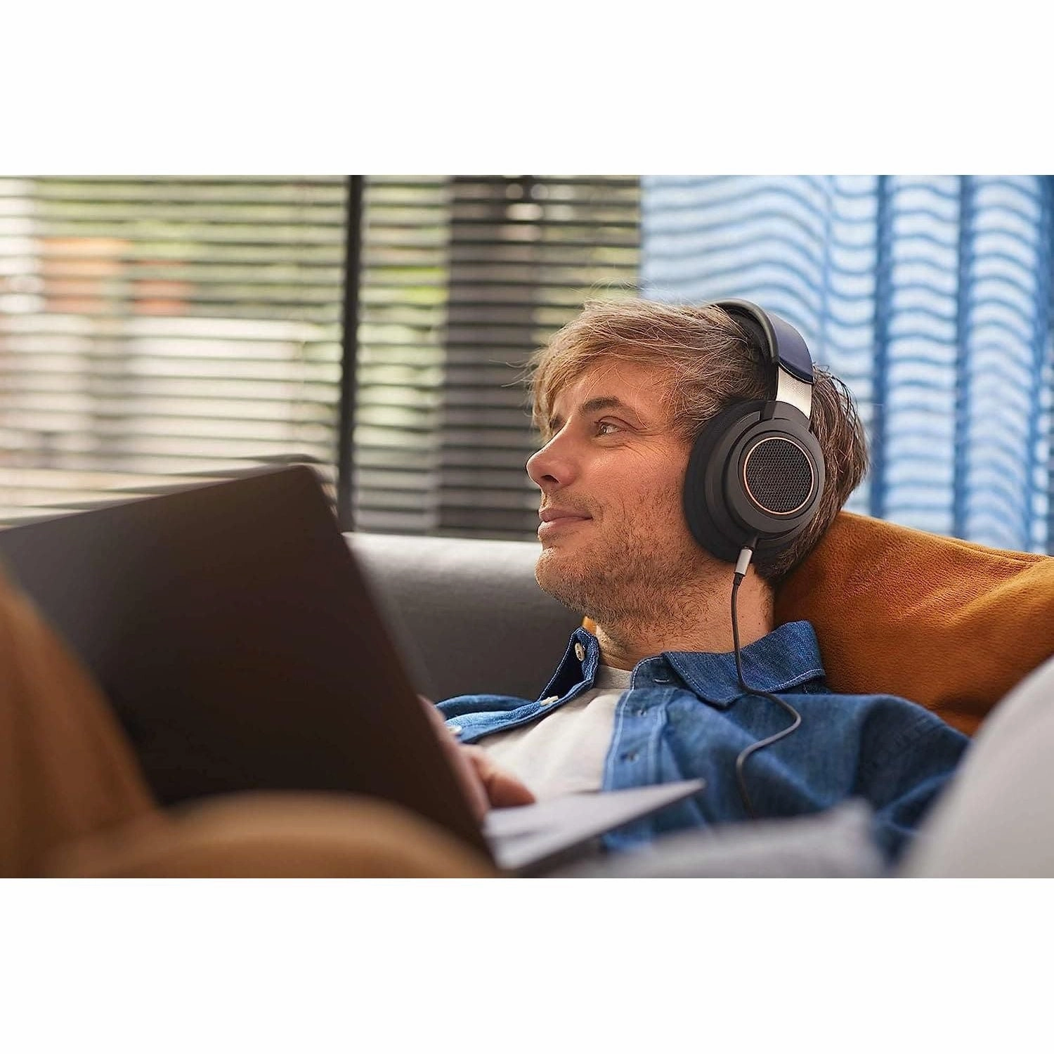 Philips SHP9600/00 Over Ear Headphones/Wired Headphones Noise Isolation - Black