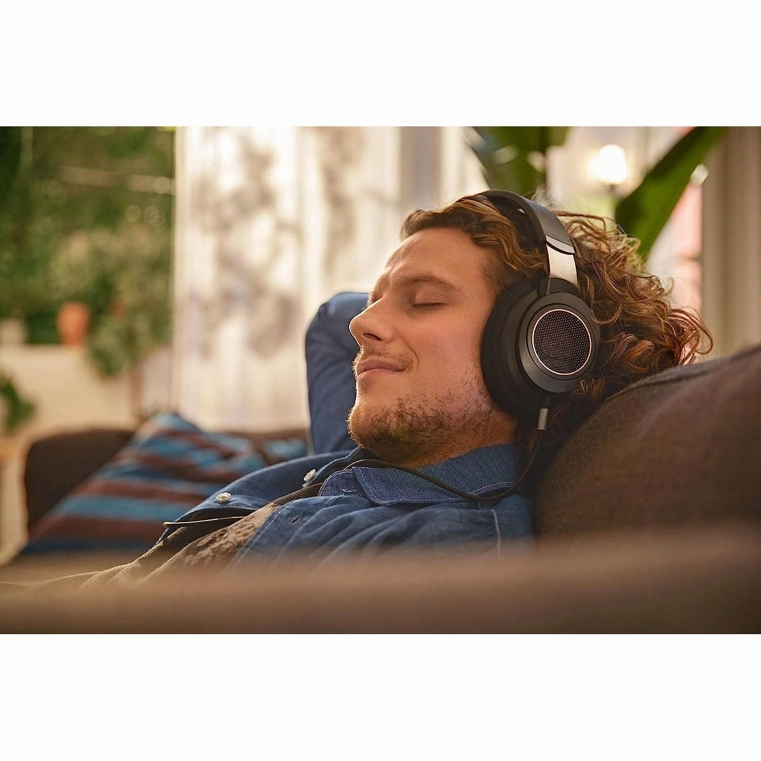 Philips SHP9600/00 Over Ear Headphones/Wired Headphones Noise Isolation - Black