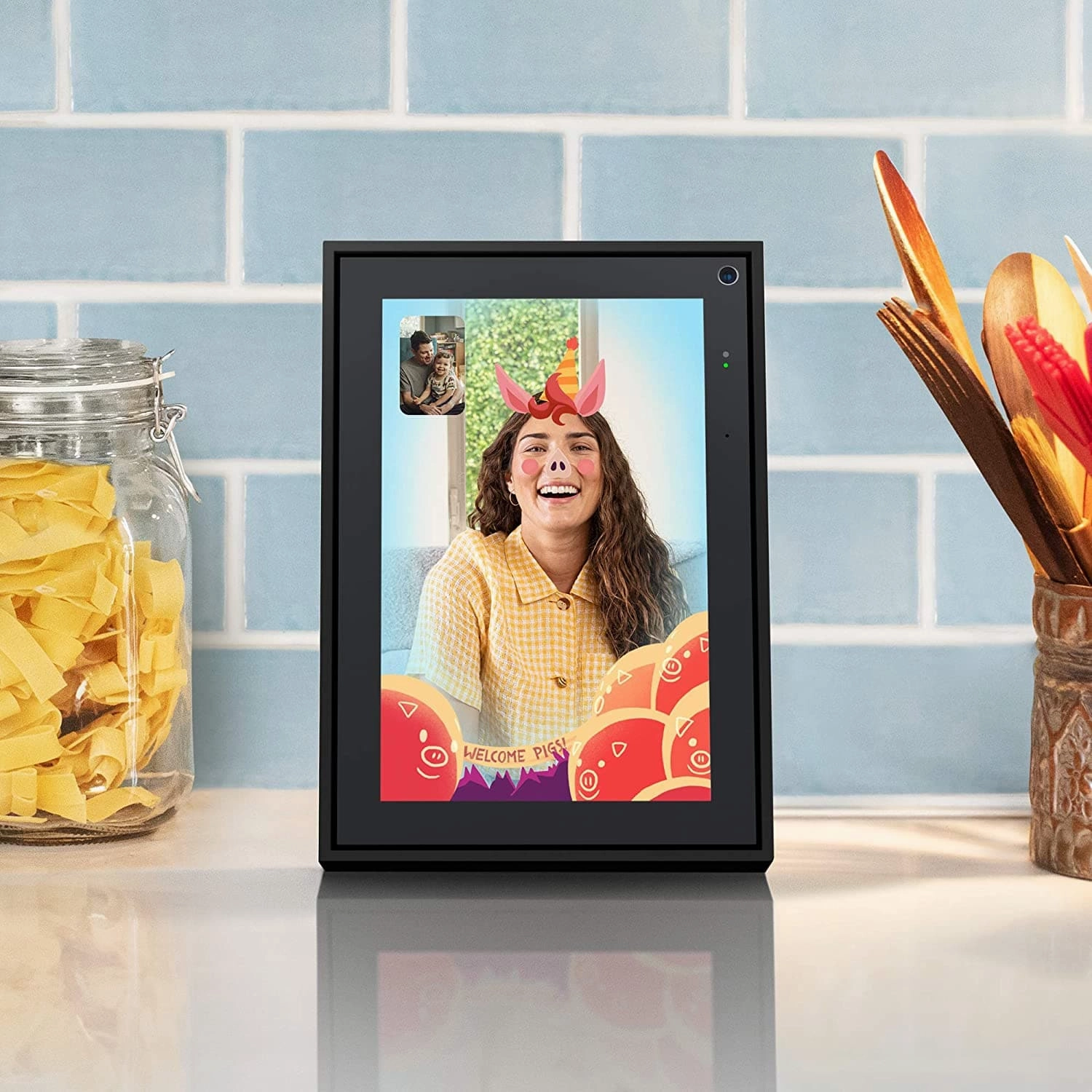 Portal Mini Black 8" from Facebook. Smart, Hands-Free Video Calling with Alexa Built-in