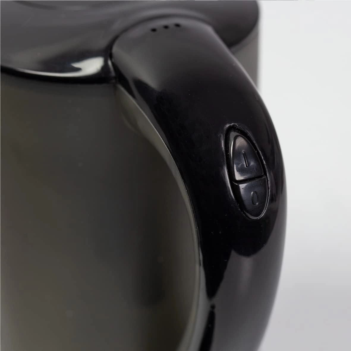 Quest Black Travel Kettle with 2 Cups  Portable, Lightweight, Dual Voltage