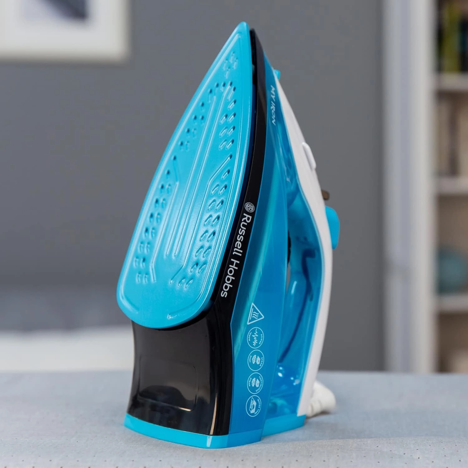 Russell Hobbs My Iron Steam Iron (25580)  1800W, Ceramic Soleplate, 260ml Water Tank, 120g Steam Shot, 28g Continuous Steam, Self-Clean, 2m Cord