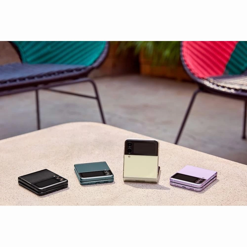 Samsung Galaxy Z Flip3 5G, 256GB, 8GB RAM, Dual SIM - Black - Unlocked