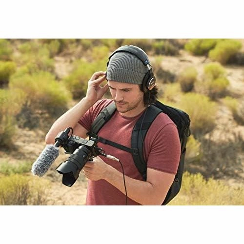 Sony Alpha 6600 - APS-C mirrorless camera (fast 0.02s autofocus, 5-axis optical image stabilization in the housing)
