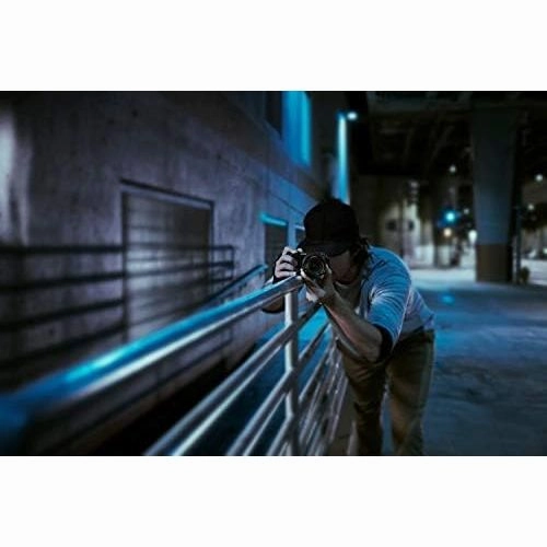 Sony Alpha 6600 - APS-C mirrorless camera (fast 0.02s autofocus, 5-axis optical image stabilization in the housing)