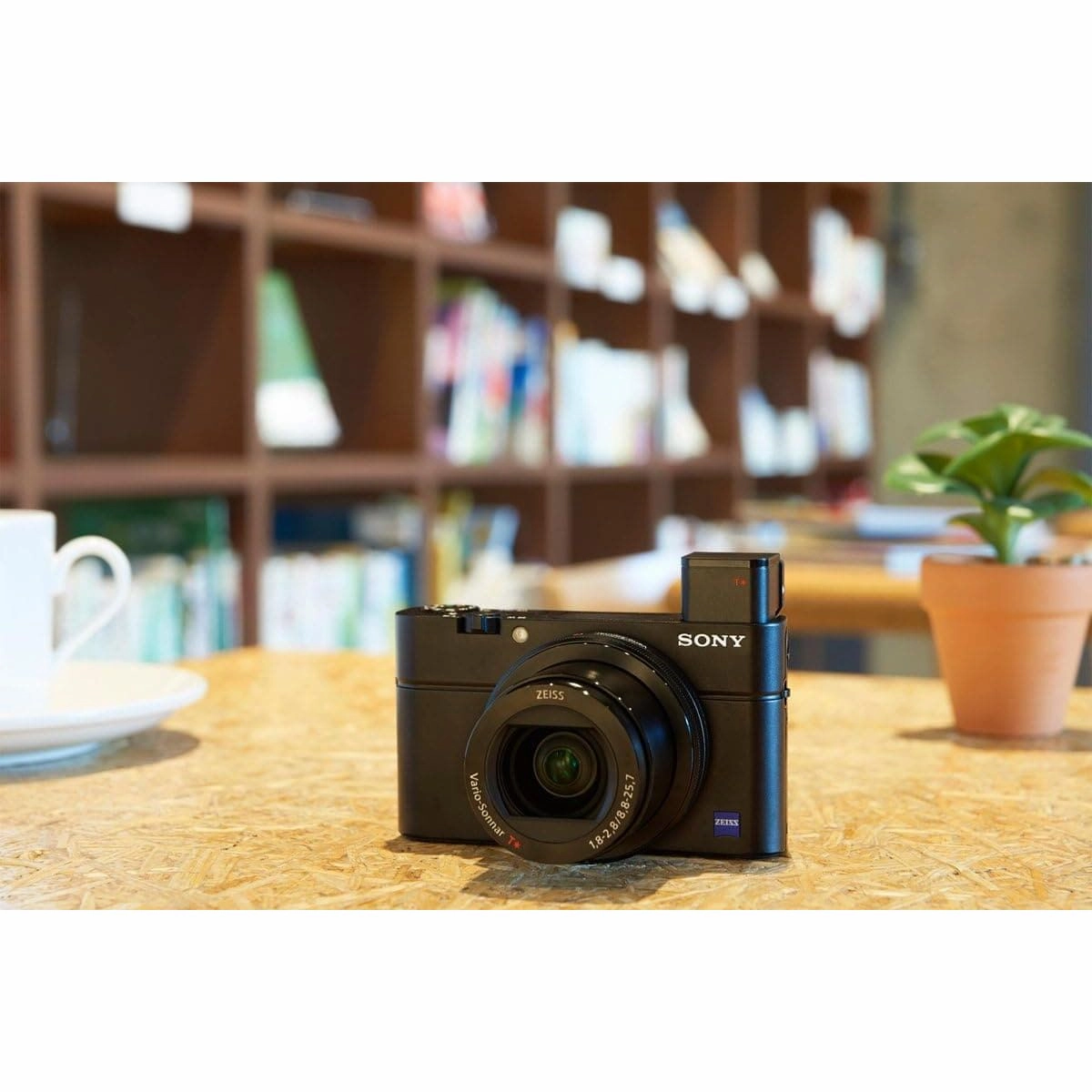 Sony RX100 III | Advanced Premium Compact Camera (1.0-Type Sensor, 24-70 mm F1.8-2.8 Zeiss Lens and Flip Screen for Vlogging)
