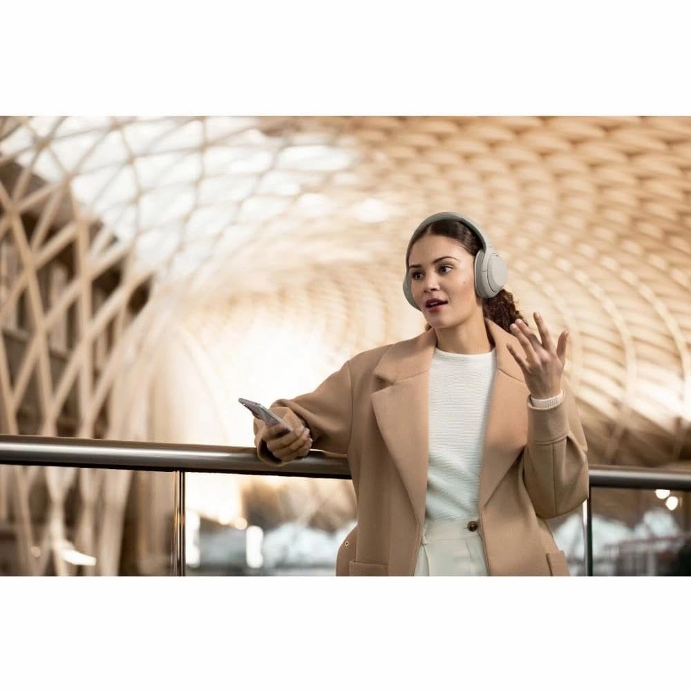 Sony WH-1000XM4 Noise Cancelling Wireless Headphones - 30 hours battery life - Over Ear style - Optimised for Alexa and the Google Assistant - with built-in mic for phone calls - Silver