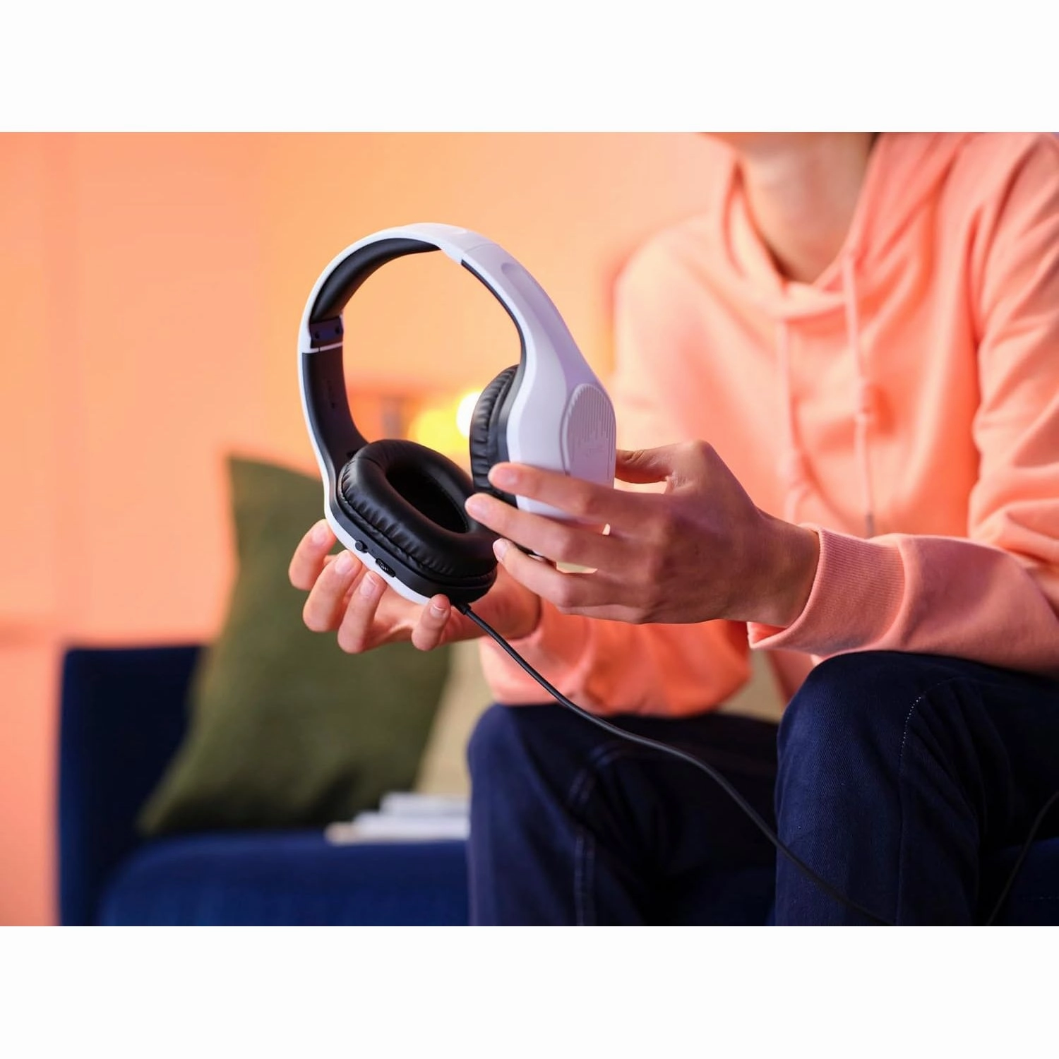 Trust Gaming GXT 415PS Zirox Lightweight Wired Gaming Headset for PS5  50mm Drivers, Foldaway Mic, 3.5mm Jack, White