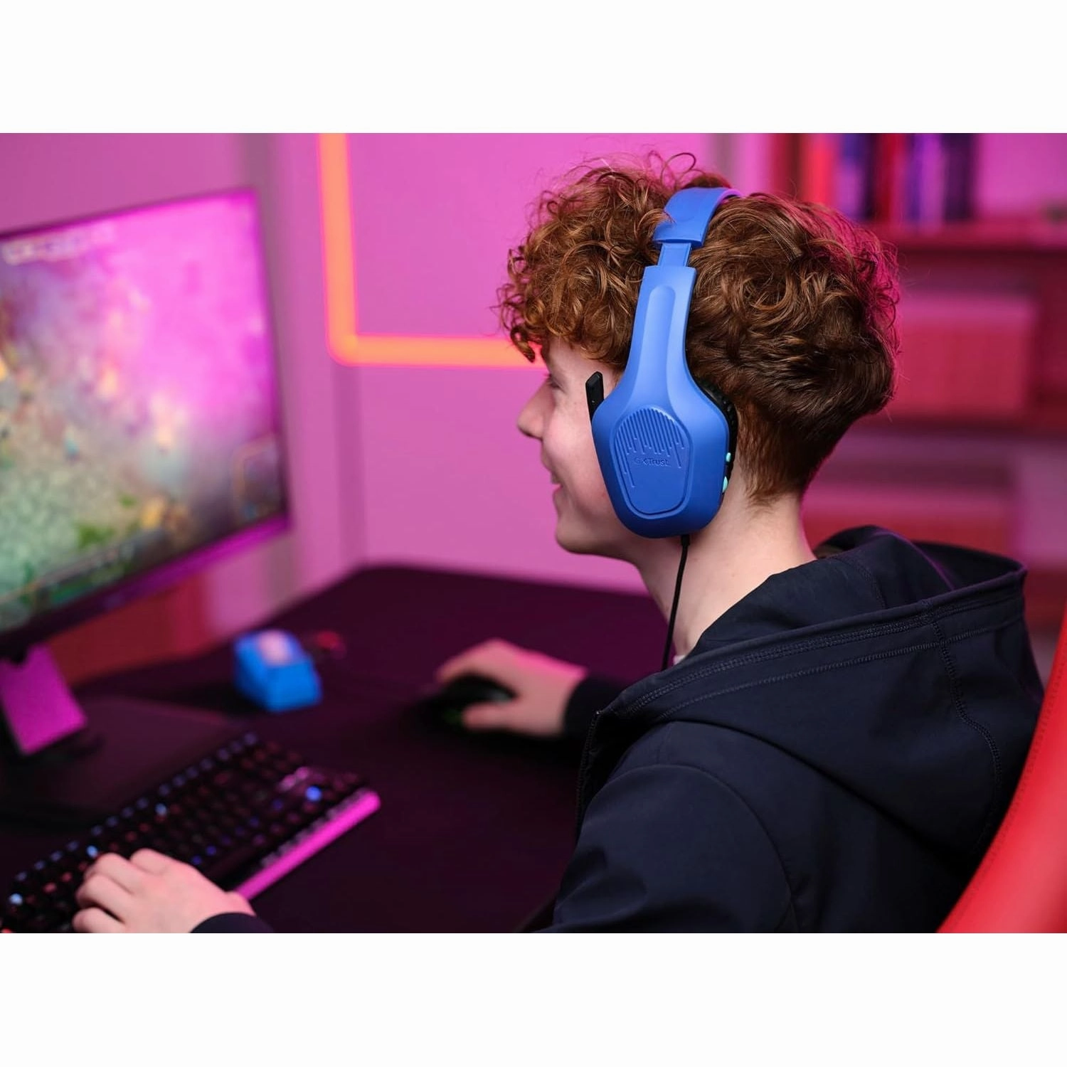 Trust Gaming GXT 418B Rayne Lightweight Gaming Headset - 3.5mm Jack, 50mm Drivers, Foldaway Microphone, Over-Ear, Wired, 2m Cable, for PC, Xbox, PS4, PS5, Switch, Mobile - Blue