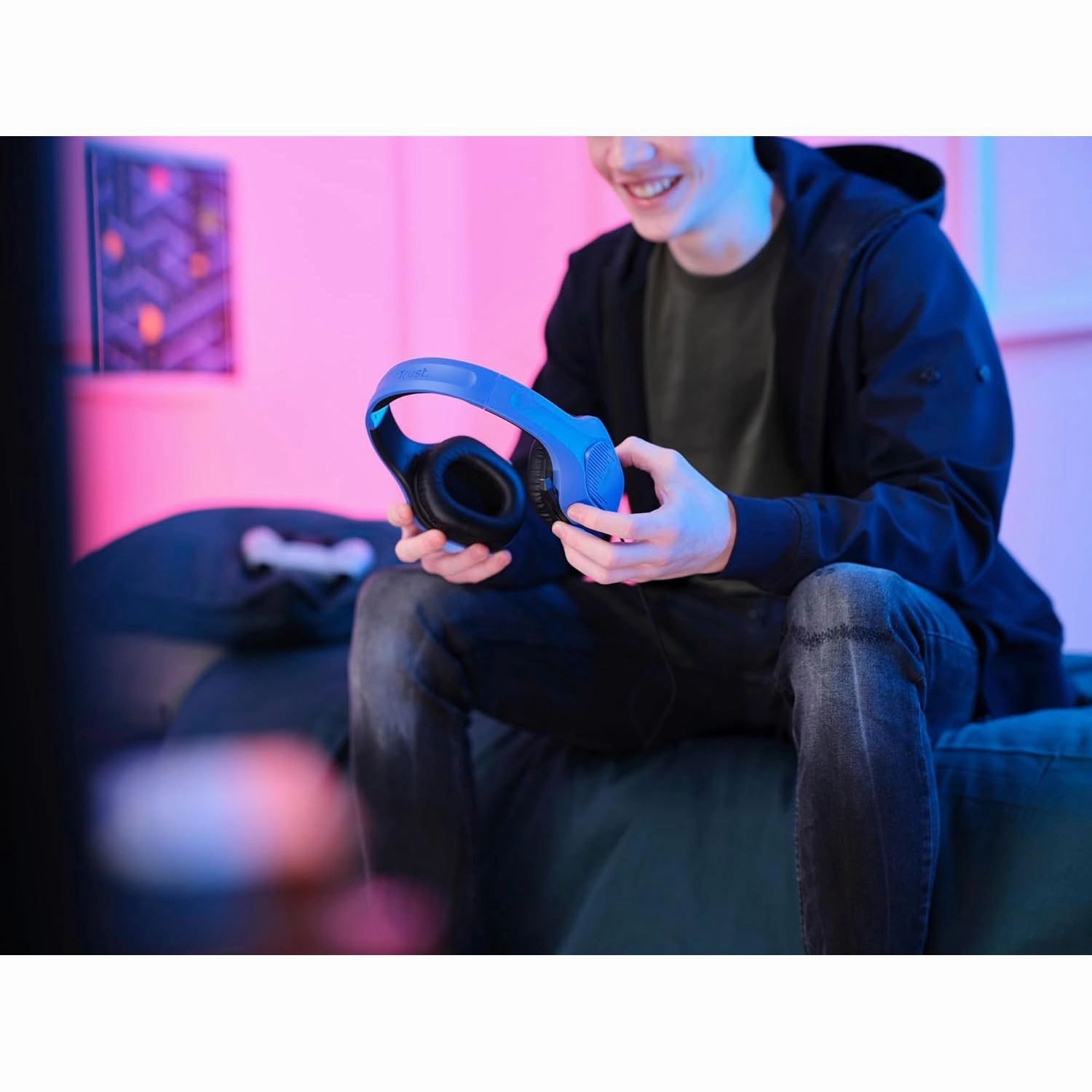 Trust Gaming GXT 418B Rayne Lightweight Gaming Headset - 3.5mm Jack, 50mm Drivers, Foldaway Microphone, Over-Ear, Wired, 2m Cable, for PC, Xbox, PS4, PS5, Switch, Mobile - Blue