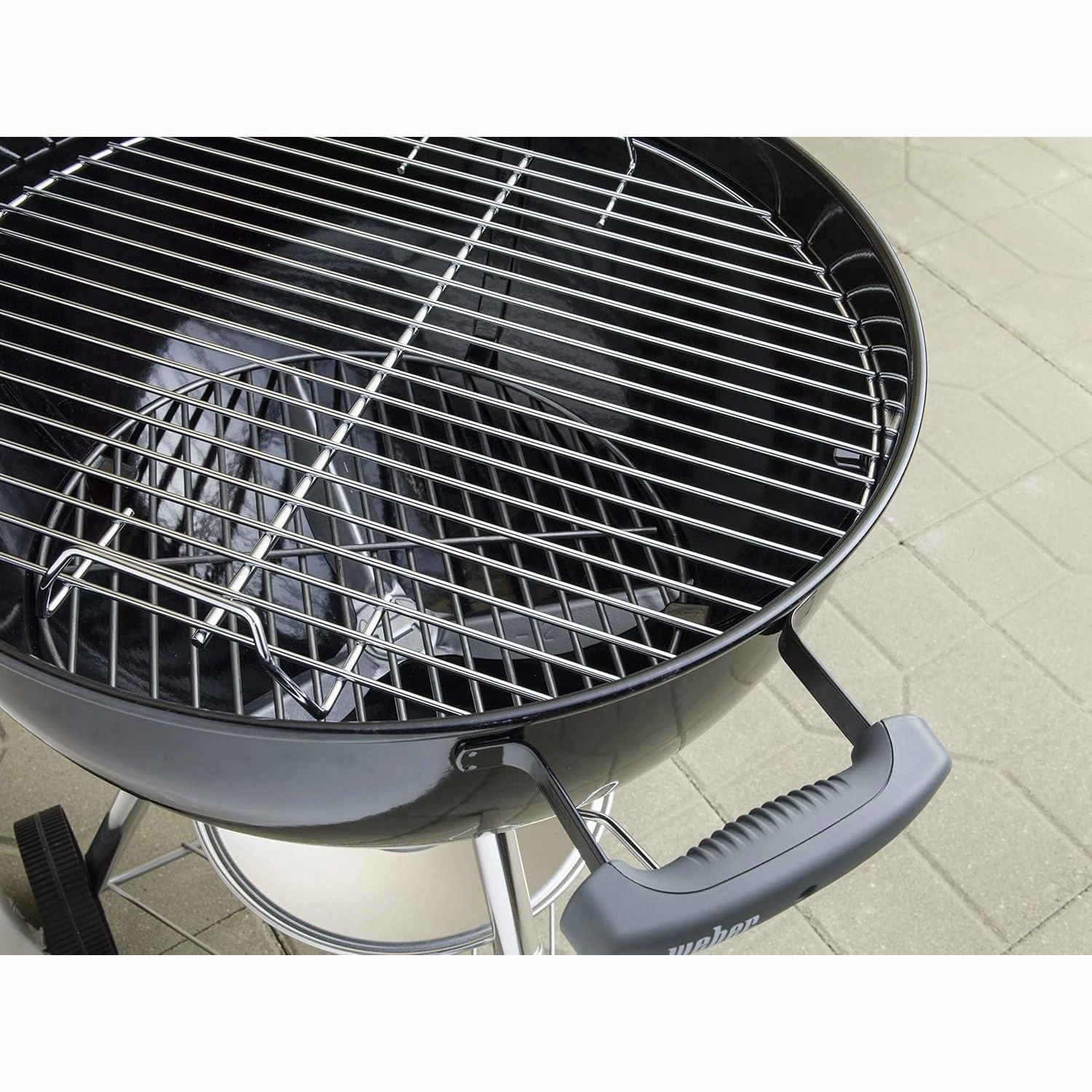 Weber Classic Kettle Charcoal Grill BBQ, 47cm  Black | Porcelain-Enamelled, Lid Thermometer, Stand & Wheels (1231004)