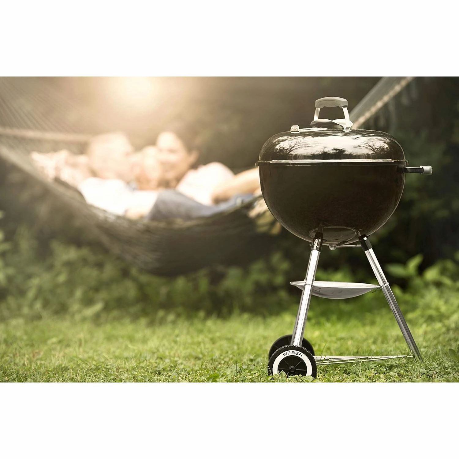 Weber Original Kettle Charcoal Grill Barbecue, 57cm E-5710 BBQ Grill with Lid Cover, Thermometer, Stand & Wheels Freestanding Outdoor Oven & Cooker with Porcelain-Enamelled Bowl - Black