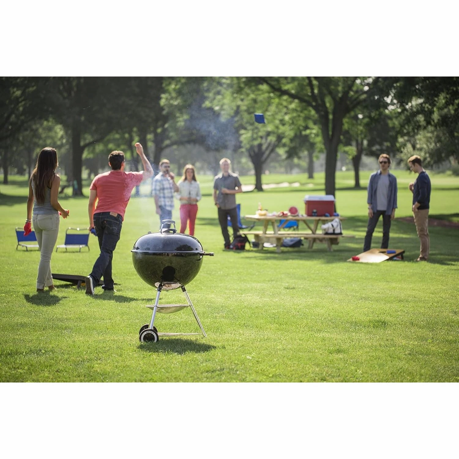 Weber Original Kettle Charcoal Grill Barbecue, 57cm E-5710 BBQ Grill with Lid Cover, Thermometer, Stand & Wheels Freestanding Outdoor Oven & Cooker with Porcelain-Enamelled Bowl - Black