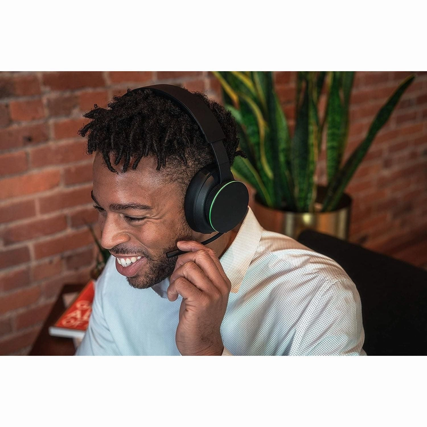 Xbox Wireless Headset for Xbox Series X|S, Xbox One, and Windows 10 Devices